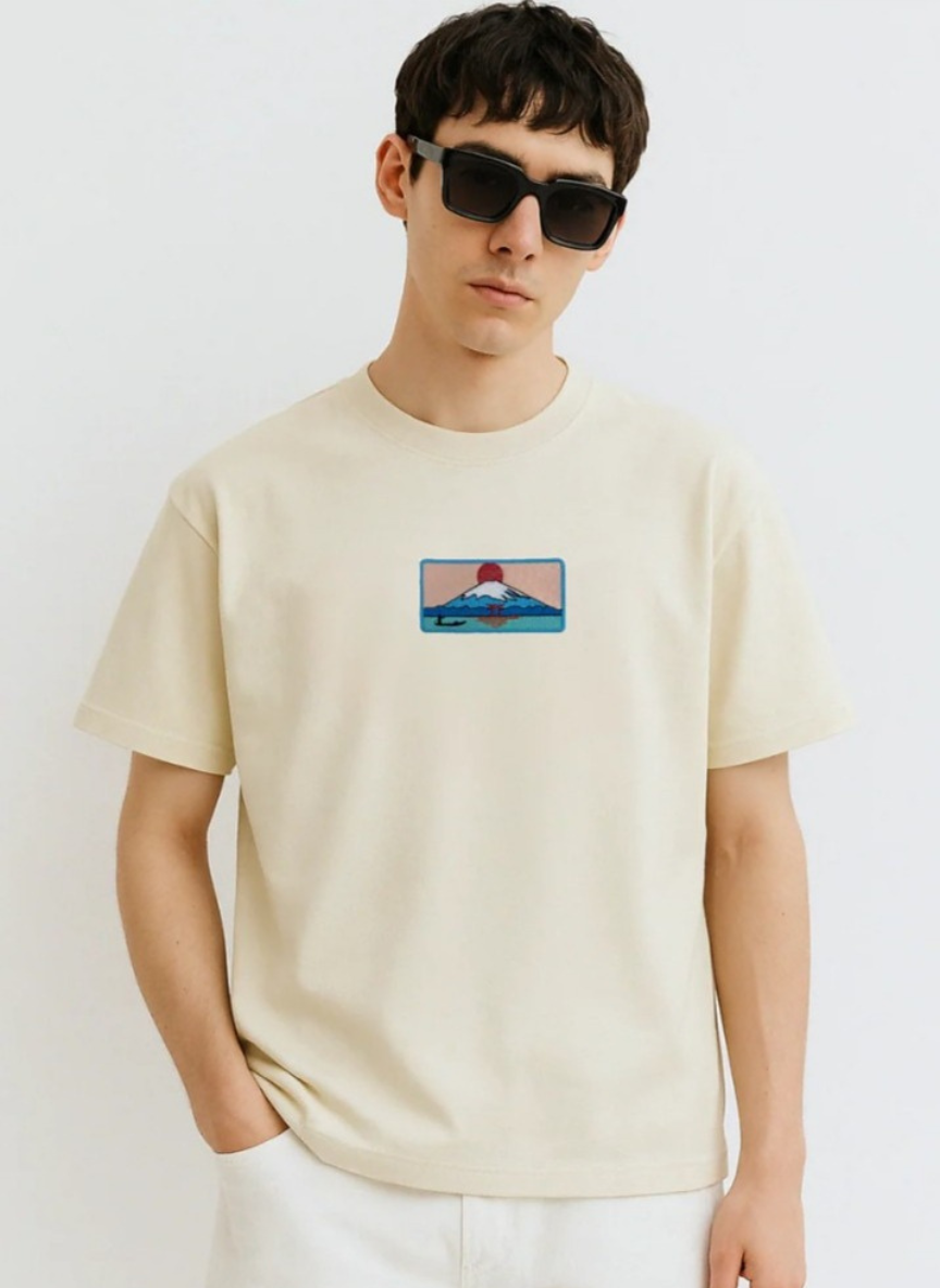 MOUNTAIN SUNSAT EMBROIDERY TSHIRT