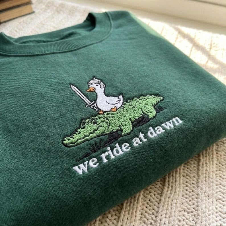 EMBROIDERY DAWN RIDER T-TSHIRT